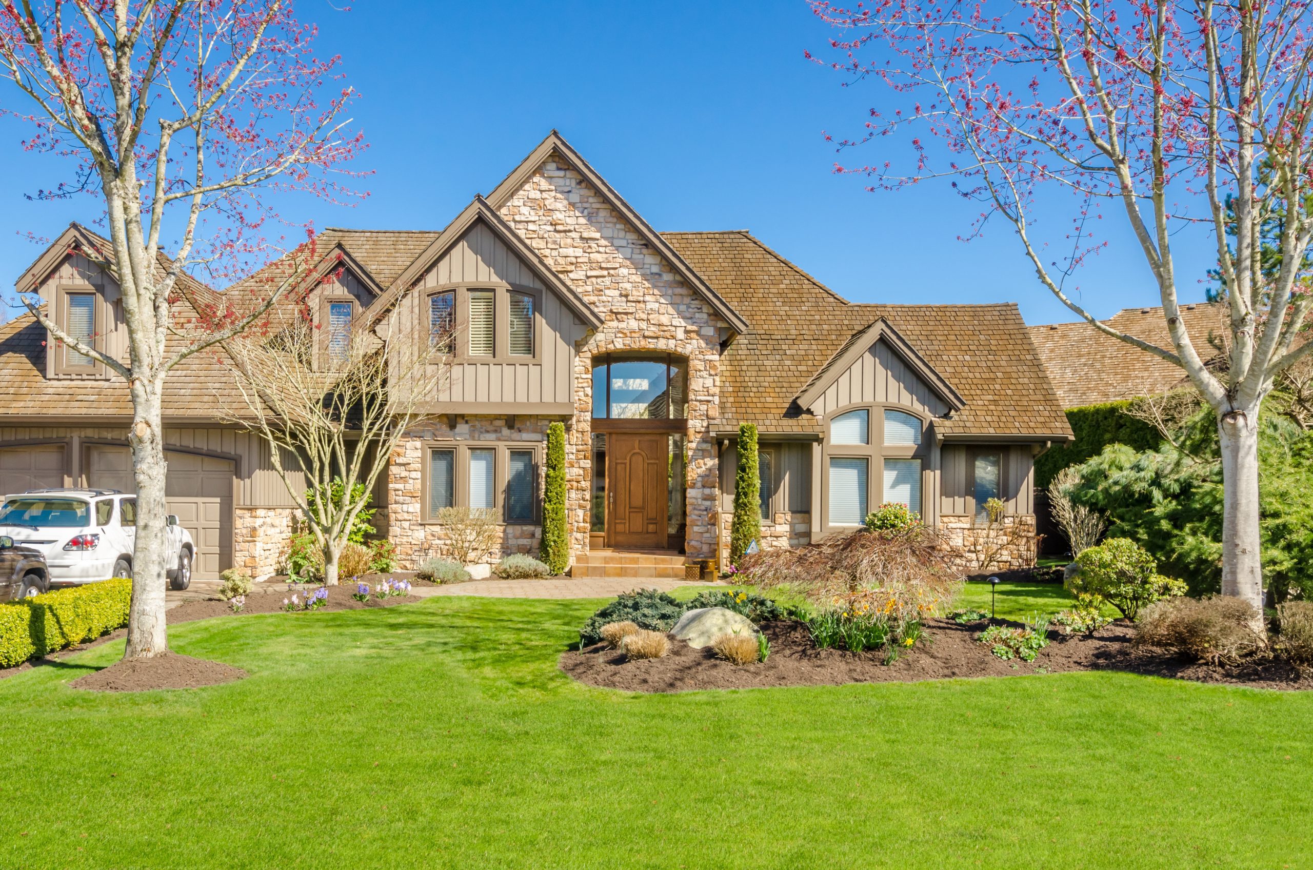 Bright suburban home in Polk City prepared for bee and wasp control service